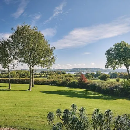 Shepherd'S Lakeview Holiday home *
